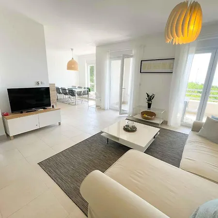 Apartment In 42636